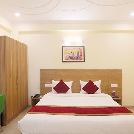 Hotel Lemon Suites & Banquet Noida Sector 62 Exterior foto